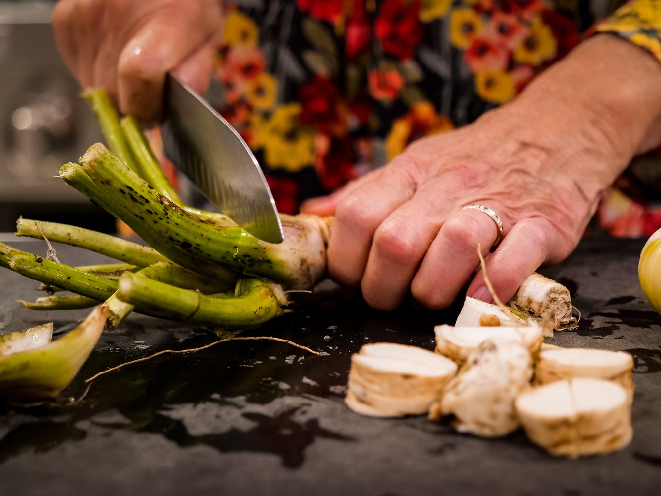 Chopping Board with Horseradish